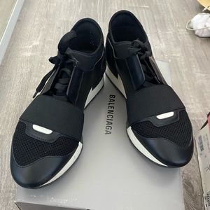 Size 8 Balenciaga Race Runners Black